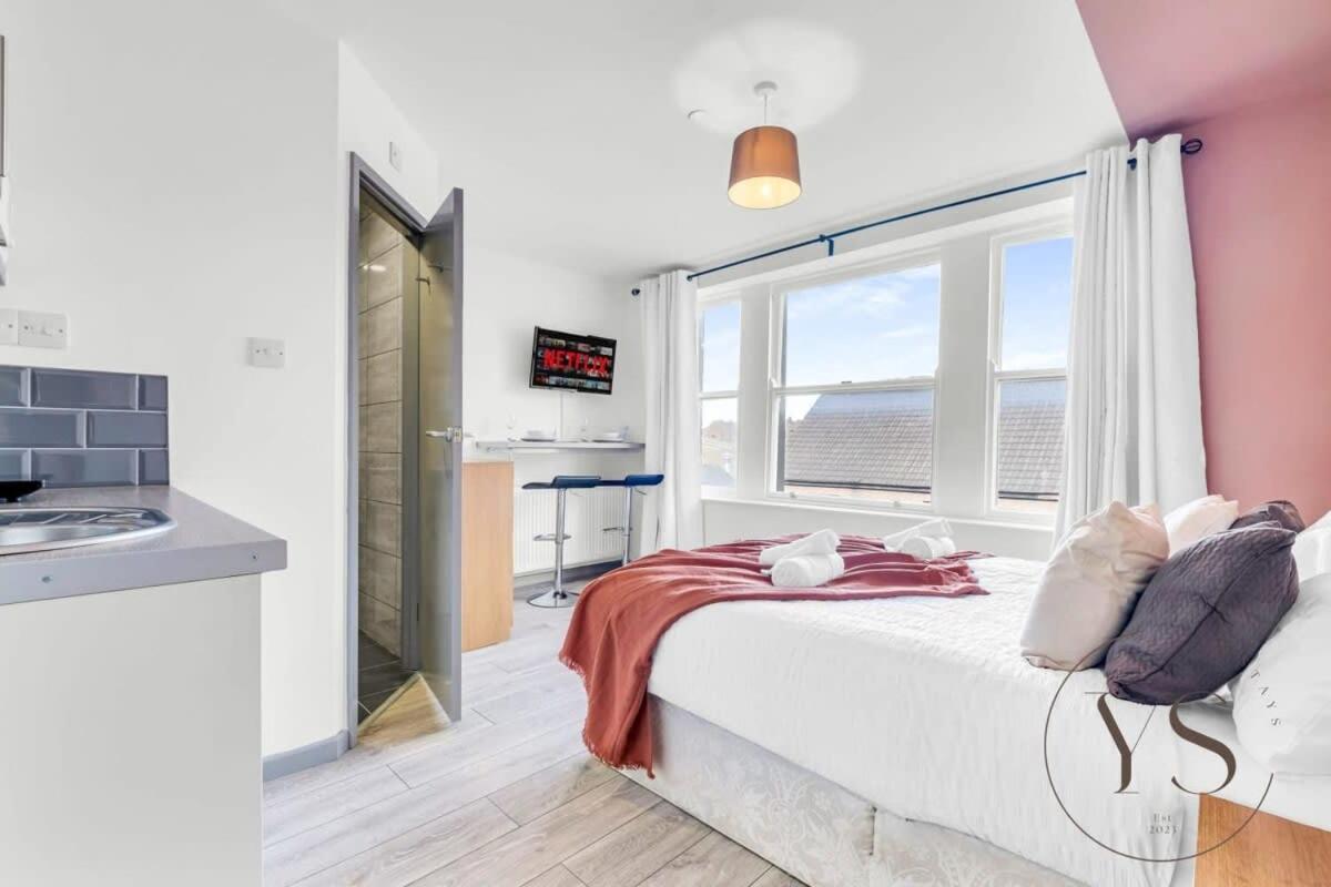 Sienna Longton Studio 2D - Wi-Fi, Alton Towers, Netflix Stoke-on-Trent Exterior foto